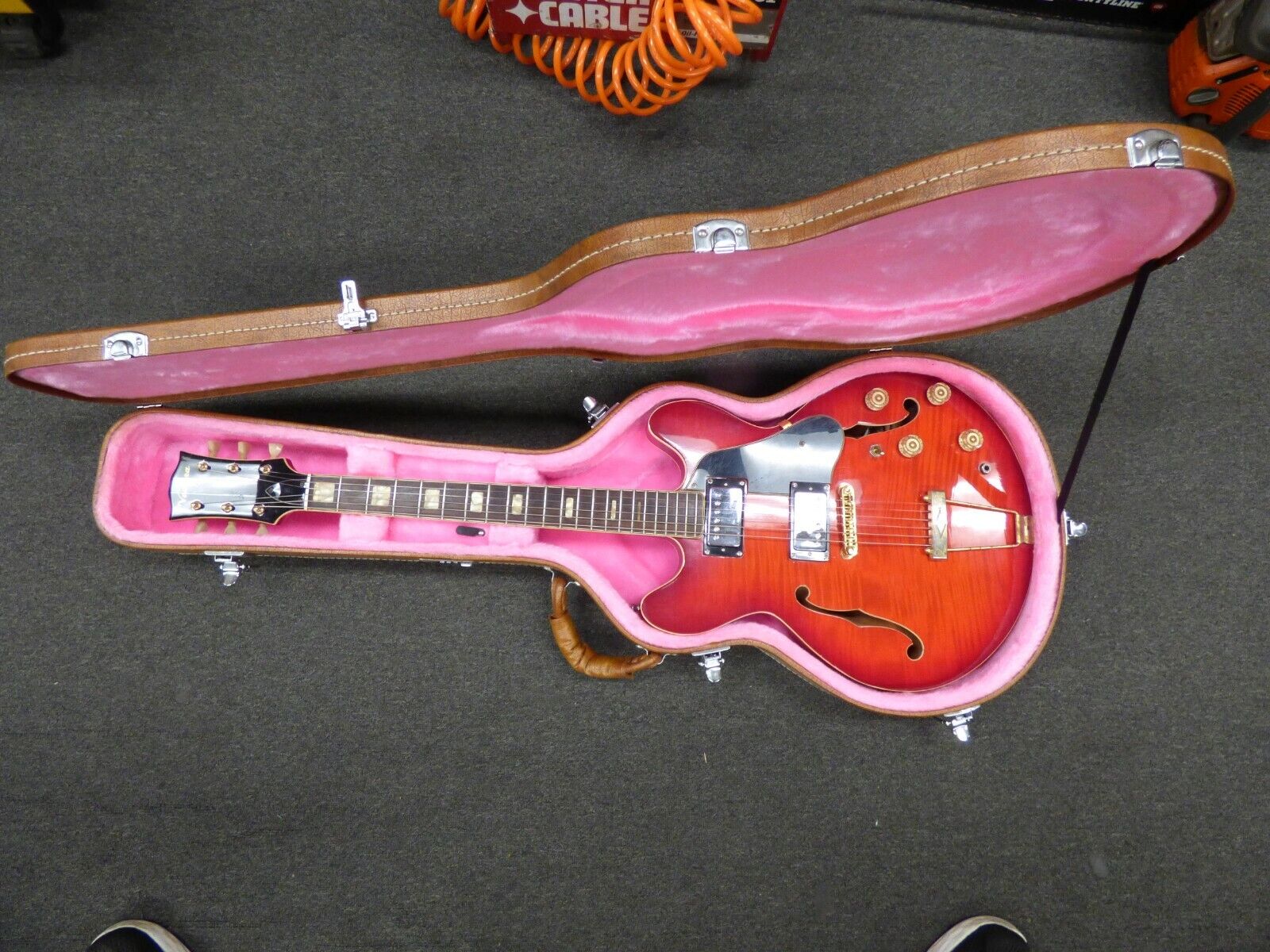 1960's Ventura Japan Hollow Body Guitar W/case Free Shipping!!